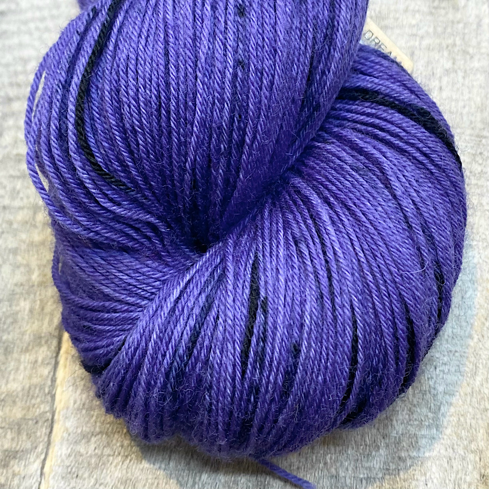 100% BFL Wool 'Goth Night' - Image 4