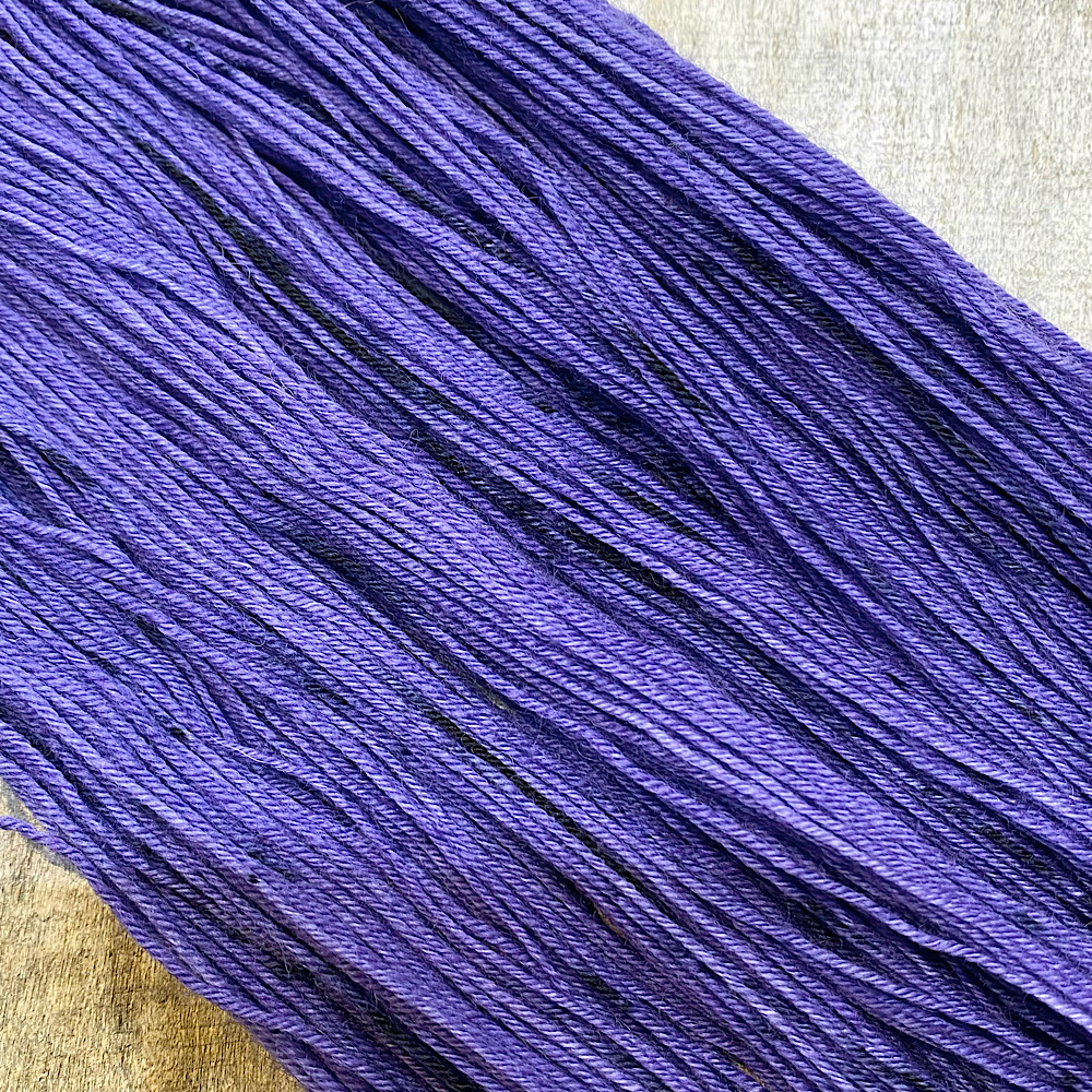 100% BFL Wool 'Goth Night' - Image 3